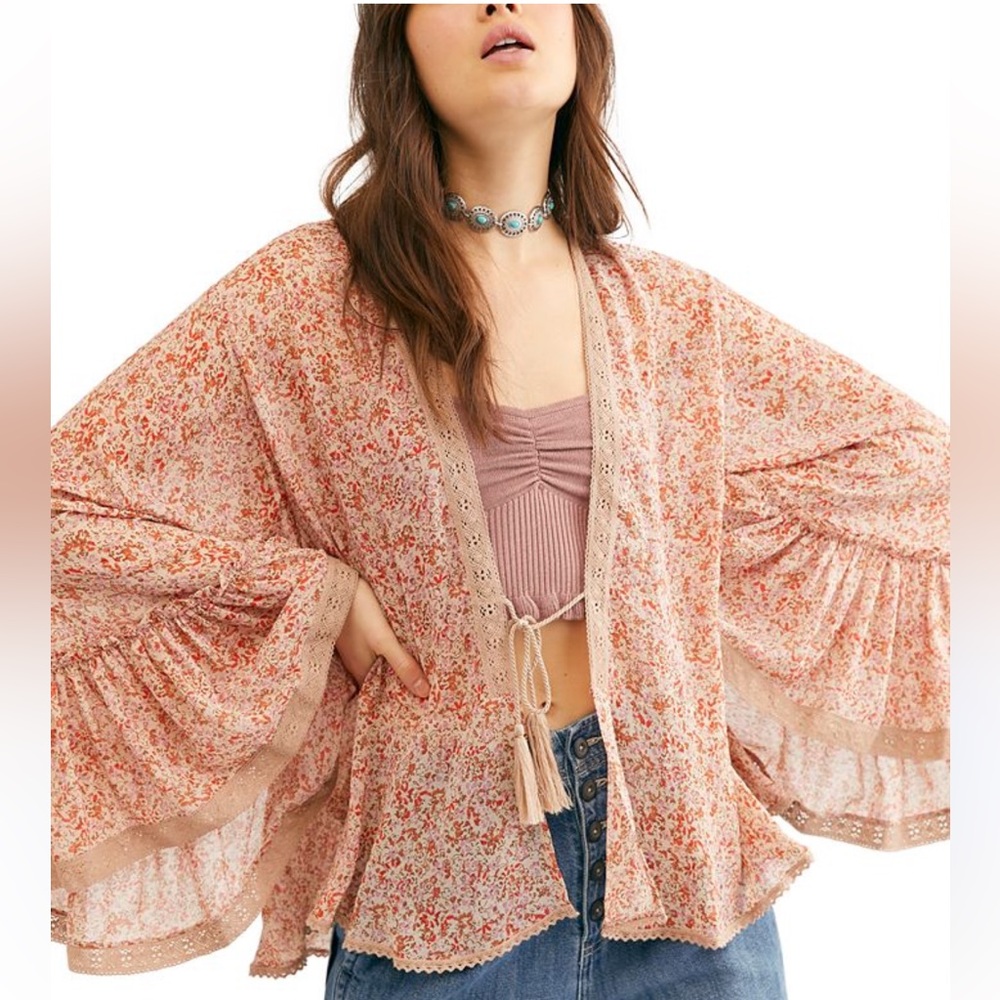 FREE PEOPLE
Lola Printed Kimono size Small